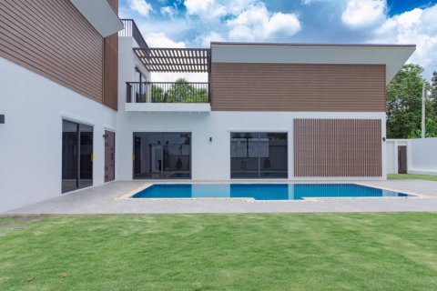 Casa de 3 dormitorios en Hua Hin, Tailandia № 135180 - foto 2