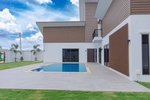 Casa de 3 dormitorios en Hua Hin, Tailandia № 135180 - foto 3