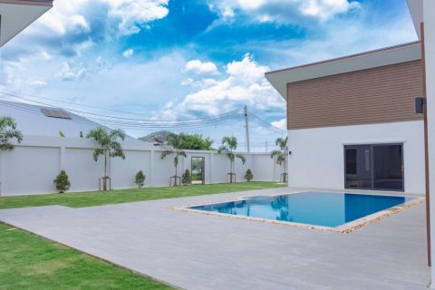 Casa de 3 dormitorios en Hua Hin, Tailandia № 135180 - foto 5