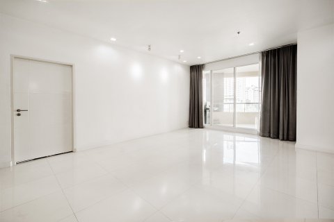 Condo in Watthana, Bangkok, Thailand, 5 bedrooms № 205314