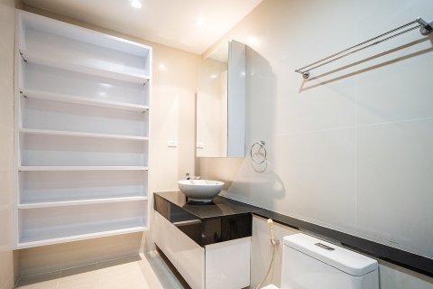 Condominio de 5 dormitorios en Watthana, Bangkok, Tailandia № 205314 - foto 8