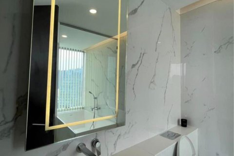 Condominio de 2 dormitorios en Watthana, Bangkok, Tailandia № 205309 - foto 6