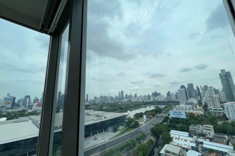 Condominio de 2 dormitorios en Watthana, Bangkok, Tailandia № 205309 - foto 2
