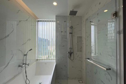 Condominio de 2 dormitorios en Watthana, Bangkok, Tailandia № 205309 - foto 9