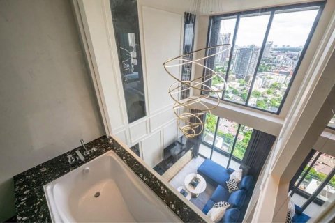 Condominio de 2 dormitorios en Khlong Toei, Bangkok, Tailandia № 205311 - foto 11