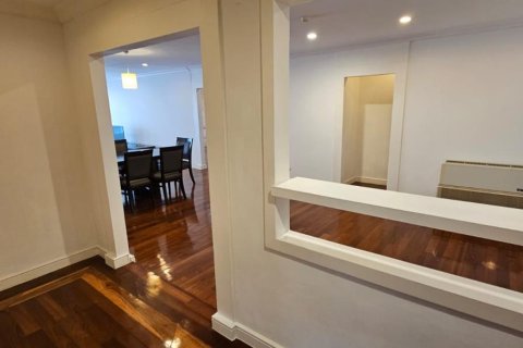 Condominio de 3 dormitorios en Watthana, Bangkok, Tailandia № 205310 - foto 2