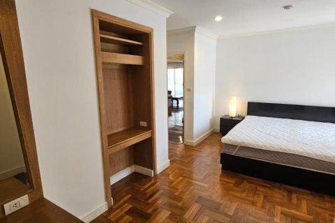 Condominio de 3 dormitorios en Watthana, Bangkok, Tailandia № 205310 - foto 12
