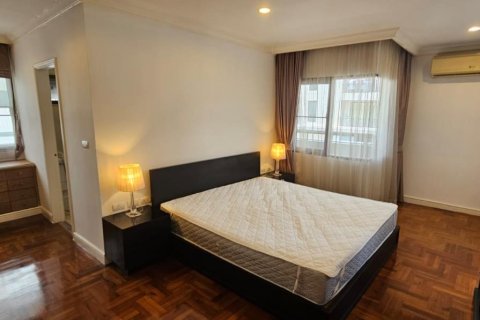 Condominio de 3 dormitorios en Watthana, Bangkok, Tailandia № 205310 - foto 18