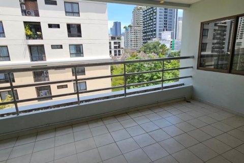Condominio de 3 dormitorios en Watthana, Bangkok, Tailandia № 205310 - foto 14