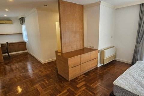 Condominio de 3 dormitorios en Watthana, Bangkok, Tailandia № 205310 - foto 6