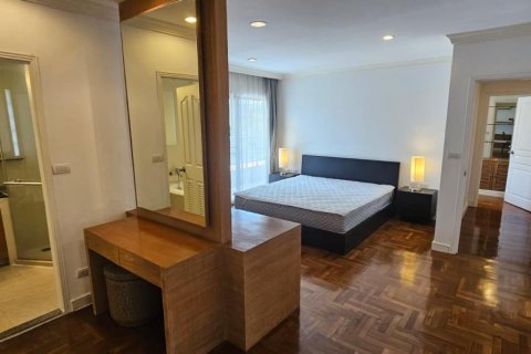 Condominio de 3 dormitorios en Watthana, Bangkok, Tailandia № 205310 - foto 7