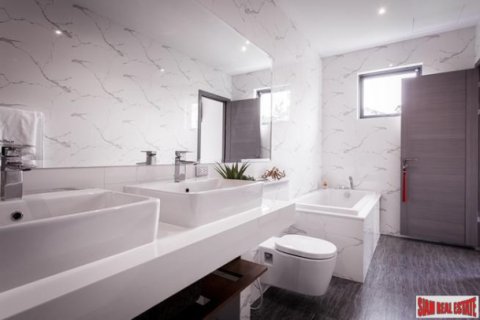 Chalet de 3 dormitorios en Pattaya, Tailandia № 202885 - foto 4