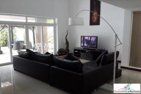 Chalet de 4 dormitorios en Jomtien Beach, Pattaya, Tailandia № 202886 - foto 3