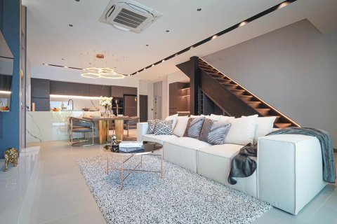 Casa de 5 dormitorios en Pattaya, Tailandia № 157717 - foto 6