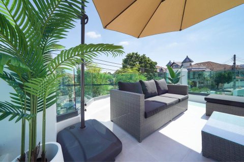 Casa de 5 dormitorios en Pattaya, Tailandia № 157717 - foto 18