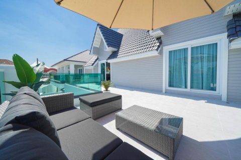 Casa de 5 dormitorios en Pattaya, Tailandia № 157717 - foto 19