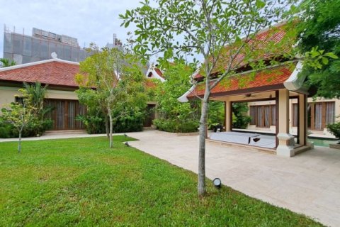 Casa de 5 dormitorios en Pattaya, Tailandia № 157715 - foto 9