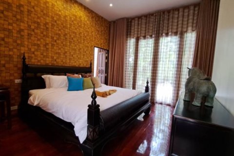 Casa de 5 dormitorios en Pattaya, Tailandia № 157715 - foto 7