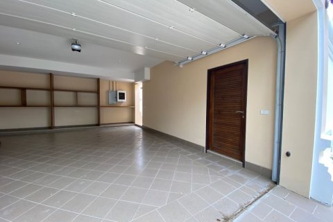 Casa de 5 dormitorios en Pattaya, Tailandia № 157715 - foto 16