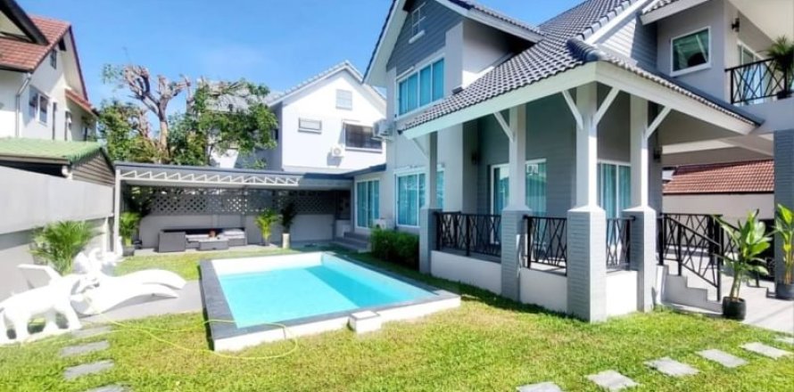 Casa de 5 dormitorios en Pattaya, Tailandia № 157716