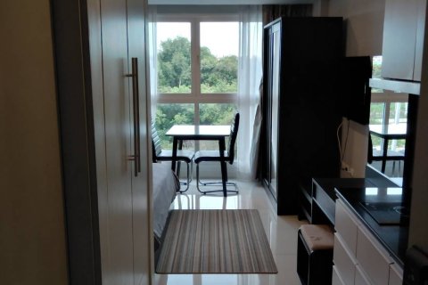 Studio dans le Condo à Pattaya, Thaïlande  № 204325