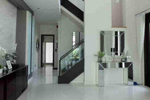 Haus in Bangkok, Thailand 5 Schlafzimmer № 183958 - Foto 14