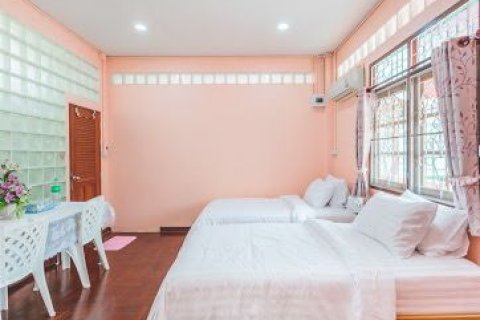 Casa de 6 dormitorios en Bang Phlat, Bangkok, Tailandia № 163326 - foto 4