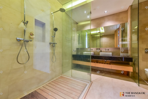 Condo in Bangkok, Thailand, 2 bedrooms № 220629 - photo 4