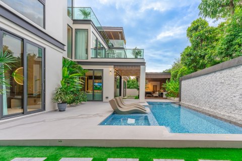Casa de 6 dormitorios en Pattaya, Tailandia № 135324 - foto 6