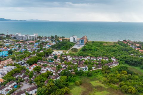 Casa de 6 dormitorios en Pattaya, Tailandia № 135324 - foto 4