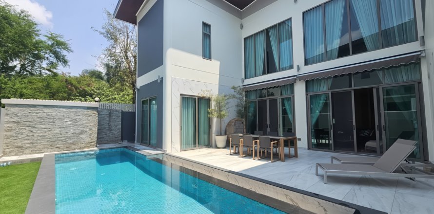 Casa de 5 dormitorios en Pattaya, Tailandia № 155704