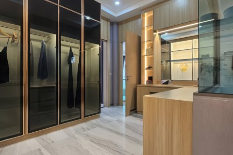 Casa de 5 dormitorios en Pattaya, Tailandia № 155704 - foto 19