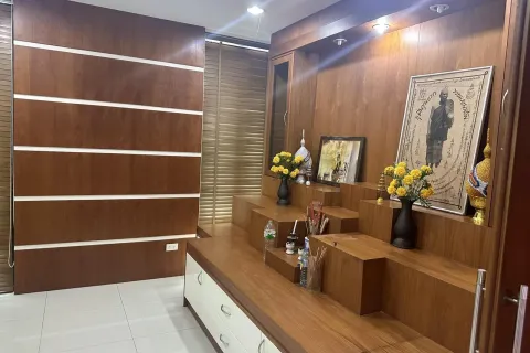 Chalet de 4 dormitorios en Pattaya, Tailandia № 155705 - foto 13