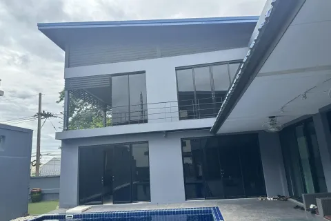 Chalet de 4 dormitorios en Pattaya, Tailandia № 155705 - foto 6