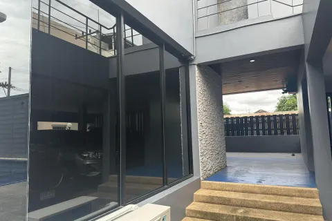 Chalet de 4 dormitorios en Pattaya, Tailandia № 155705 - foto 5