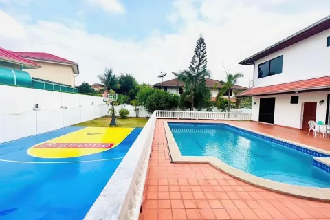Chalet de 4 dormitorios en Pattaya, Tailandia № 155703 - foto 3
