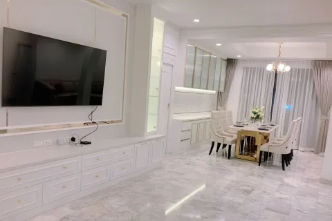 Chalet de 4 dormitorios en Pattaya, Tailandia № 155703 - foto 7