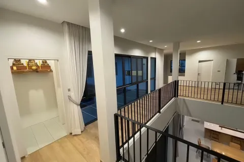Casa de 4 dormitorios en Pattaya, Tailandia № 155707 - foto 12