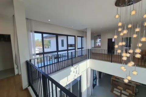 Casa de 4 dormitorios en Pattaya, Tailandia № 155707 - foto 11