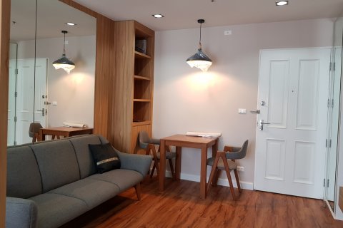 Estudio en el condominio en Bangkok, Tailandia № 143717 - foto 1