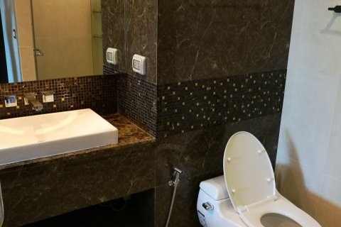 Estudio en el condominio en Watthana, Bangkok, Tailandia № 173493 - foto 13
