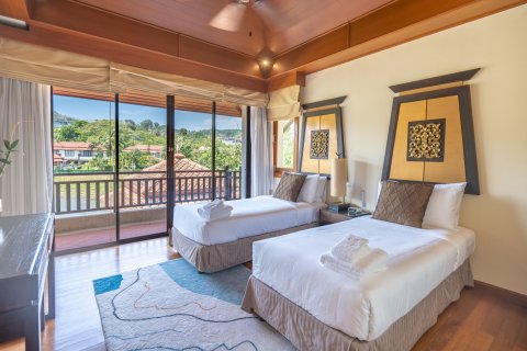 Villa in Phuket, Thailand 4 Schlafzimmer № 157137