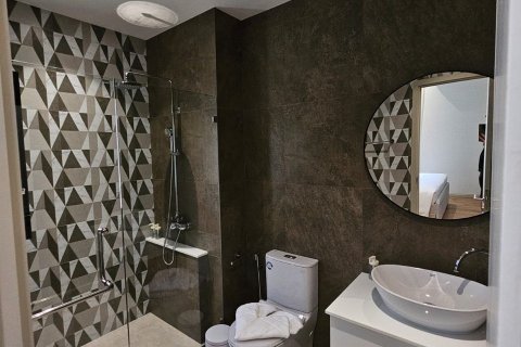 Apartamento de 2 habitaciones en Pattaya, Tailandia № 194717 - foto 7