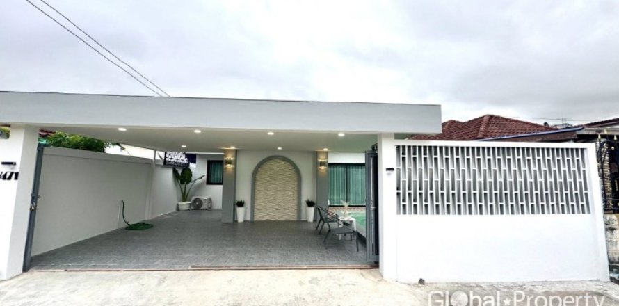 Casa de 3 dormitorios en Pattaya, Tailandia № 194713