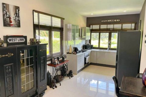 Chalet de 3 dormitorios en Surat Thani, Tailandia № 161456 - foto 8