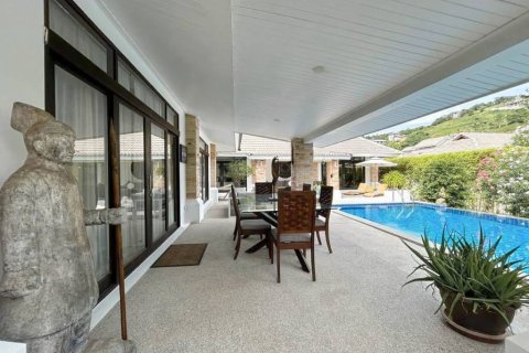 Chalet de 3 dormitorios en Surat Thani, Tailandia № 161456 - foto 2