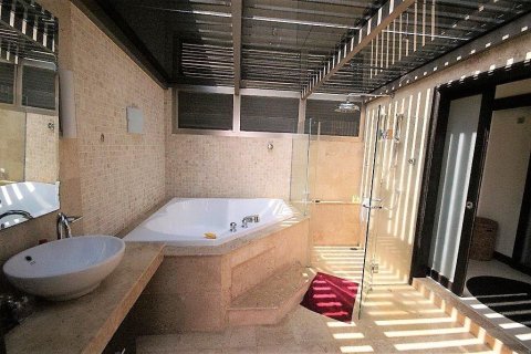 Chalet de 2 dormitorios en Kathu, Tailandia № 148673 - foto 27