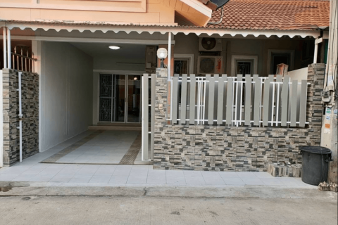 Casa de 2 dormitorios en Pattaya, Tailandia № 205361 - foto 3
