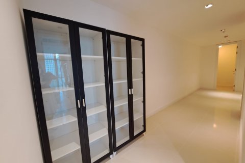 Condominio de 3 dormitorios en Bangkok, Tailandia № 205364 - foto 19