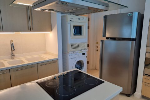Condominio de 3 dormitorios en Bangkok, Tailandia № 205364 - foto 30
